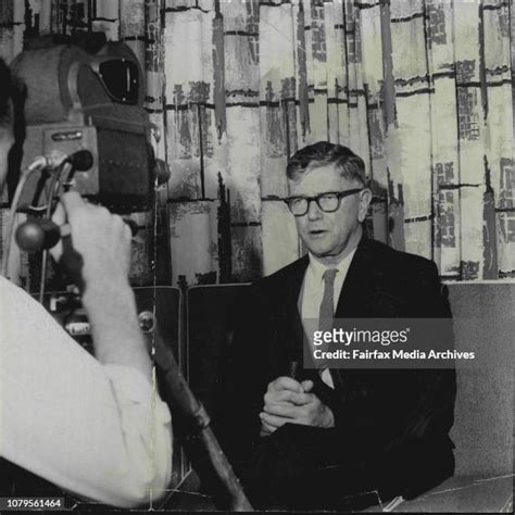 Sir Macfarlane Burnet Photos And Premium High Res Pictures Getty Images