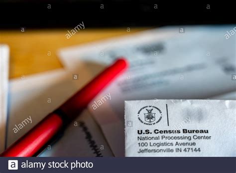 2020 Us Census Mail Envelope And Form Stock Photo Alamy