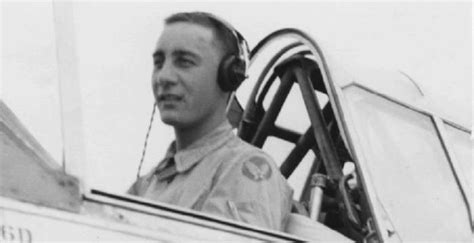 Gus Grissom Biography - Facts, Childhood, Family Life & Achievements