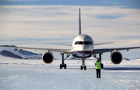 Boeing 757 Lands at Union Glacier - Antarctic Logistics & Expeditions