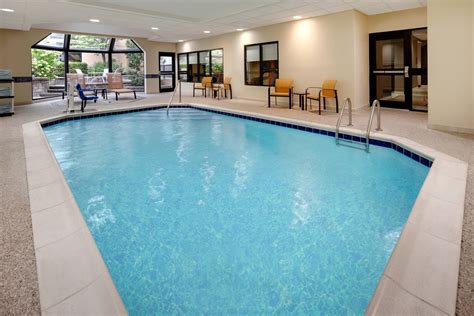 Cleveland, Ohio, Hotel with Indoor Pool | Courtyard Cleveland Beachwood