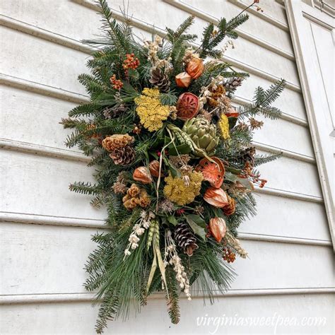 Colonial Williamsburg Christmas Decorations - Sweet Pea