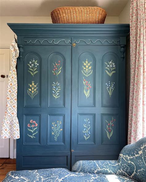 5 Ways To Upcycle Your Wardrobe With Chalk Paint Annie Sloan