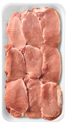 Boneless Pork Center Cut Chops 6 9 Per Pack 1 Lb Smiths Food And Drug