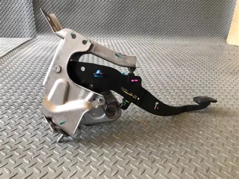 Pedal De Clutch Nissan Np300 Mod 2022 Meses Sin Intereses