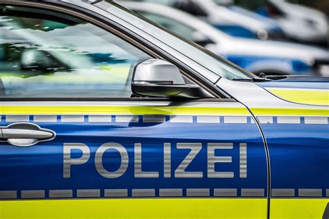 Mit Schusswaffe bedroht Busfahrer hupt Räuber in Flucht Duisburg