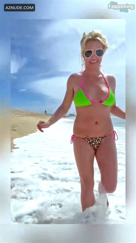 Britney Spears Sexy Flaunts Her Sizzling Body Wearing A Hot Bikini AZNude