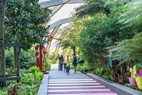 Exploring Crossrail Place Roof Garden Canary Wharf — London X London