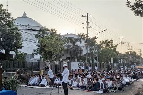 Ribuan Jemaah Muhammadiyah Bojonegoro Tumpah Ruah Salat Idul Adha Di