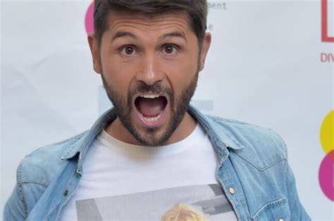 Christophe Beaugrand Se Fait Draguer Et Partage Le Message Coquin