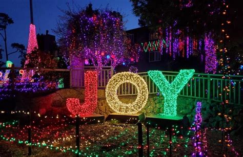 Cambria Christmas Market | 3 Million Lights, Santa, Vendor Market, Live ...