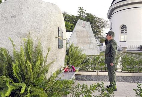 Rinde Raúl Castro homenaje al lider histórico de Cuba Escambray