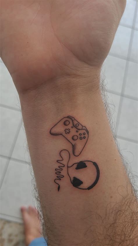 Tatoo Xbox Gamer In 2023 Gamer Tattoos Gaming Tattoo Video Game Tattoos