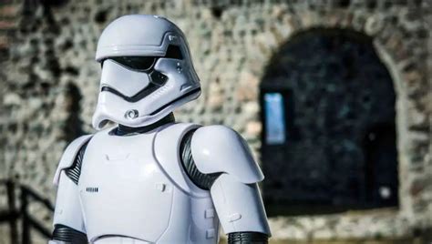 Stormtrooper Suddenly Realises Those Were The Droids He Was Looking