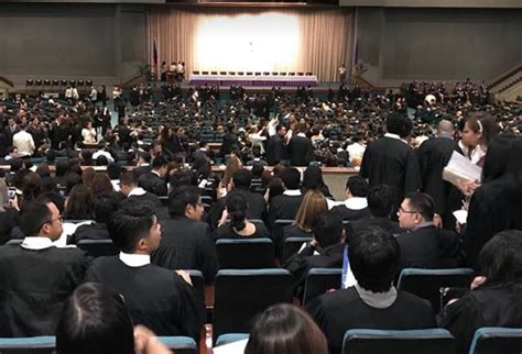 1,800 recent Bar passers await start of oath-taking rites at PICC | Photos | GMA News Online