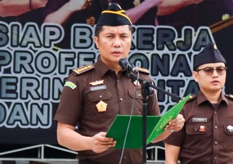 Pimpin Apel Kerja Pagi Asintel Kejati Riau Ingat Pegawai Maksimalkan