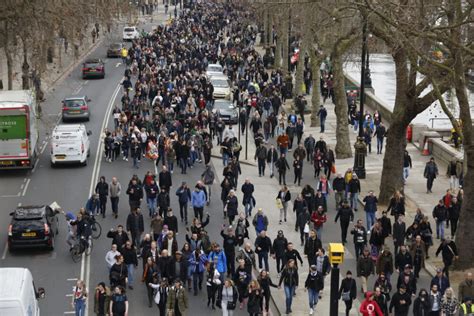 Protest Anti Restric Ii Cu Mii De Oameni La Londra De Arest Ri I