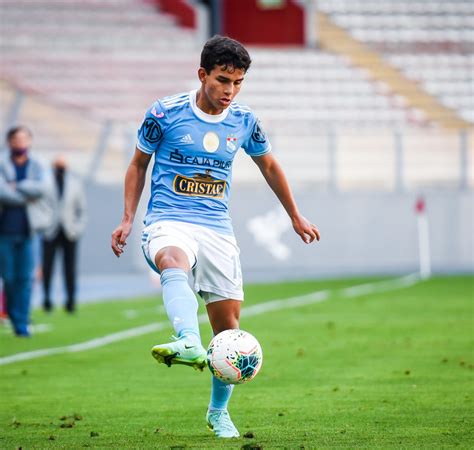 Sporting Cristal Vs Alianza Lima El Once De Roberto Mosquera Para La