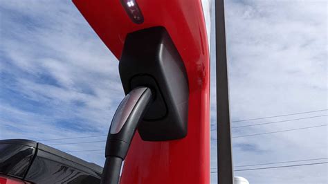 We Charge A Ford F Lightning With Tesla S Magic