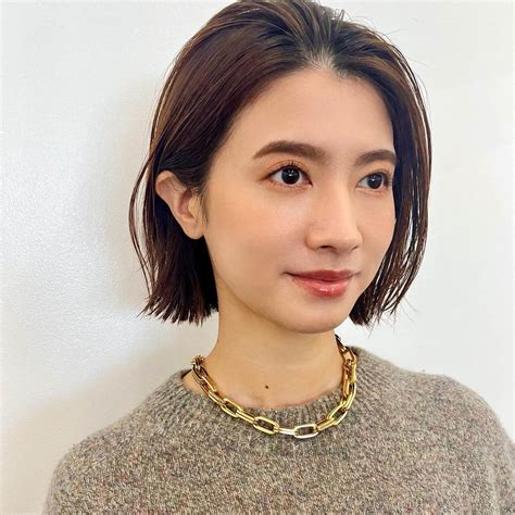 内なる自分らしさをヘアスタイルに！大人に似合うトレンド要素たっぷりな【垢抜けボブ】 Lee