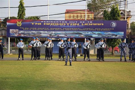 Lanud Dhomber Laksanakan Upacara Peringatan HUT Ke 78 TNI Angkatan Udara