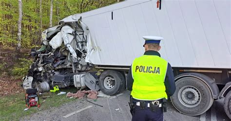 Miertelny Wypadek Niedaleko Bytowa Na Drodze Wojew Dzkiej Numer