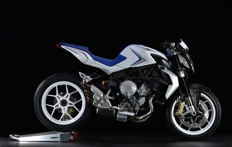 Mv Agusta Brutale 800 2013 2014 Specs Performance And Photos