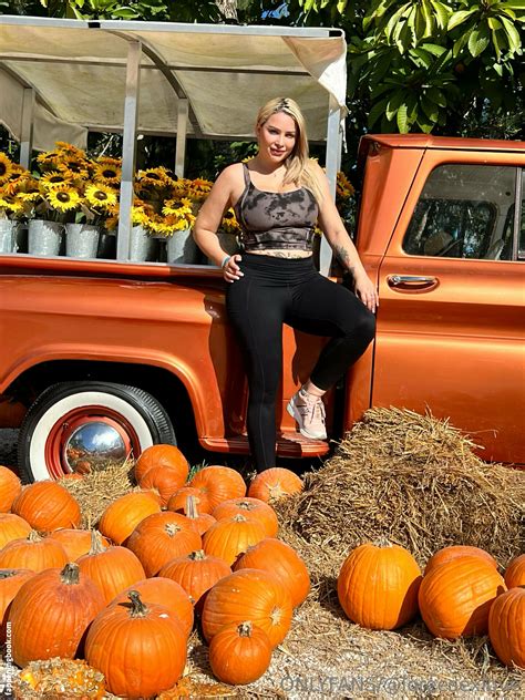 Loreesexlove Nude OnlyFans Leaks Fappening FappeningBook