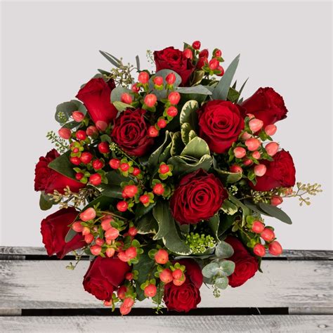 Kensington 12 Red Roses Buy Online Or Call 01603 617829