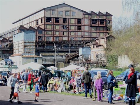 Montceau Les Mines Un Millier De Visiteurs Au Vide Greniers Du Lavoir