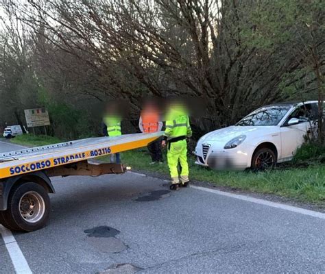 Rocca Di Papa Incidente Su Via Pratoni Del Vivaro Giovane Di Genzano