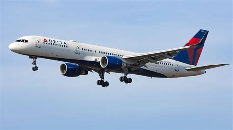 Delta Flight Diverted To Atlanta Because Of Unruly Passengers Fox 5 Atlanta