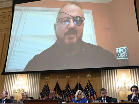 Secret Service Liaised With Oath Keepers Leader Stewart Rhodes — Report