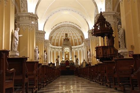 Vacaciones Descarga Escuchando Las Partes De La Iglesia Carro Casado