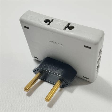 Adaptador Tomada em T Articulado Reforçado 3 Saídas 10A Benjamin