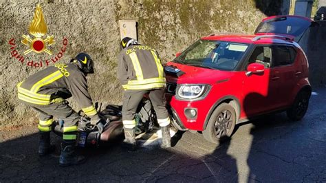 Como Incidente In Via Di Lora Ferito Giovane Motociclista