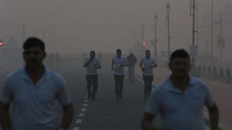 Terrible contaminación Cierran escuelas en capital de la India por