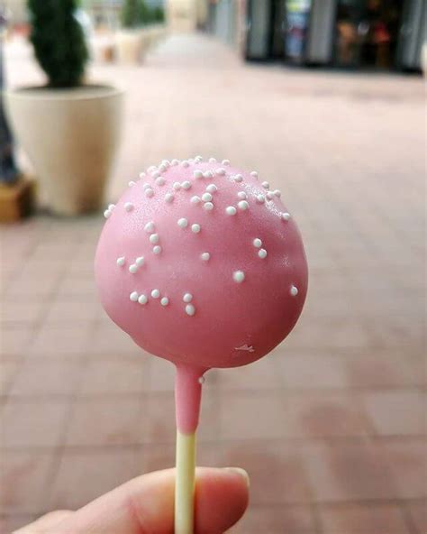 20 Starbucks Cake Pops and Inspired Recipes - Sweet Money Bee