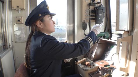 「あまちゃん」で脚光・三陸鉄道 メディア注目の女性運転士に迫る モデルプレス