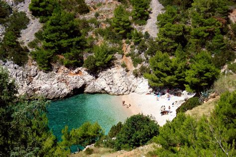 12 Best Beaches In Hvar, Croatia 2023 | Drink Tea & Travel