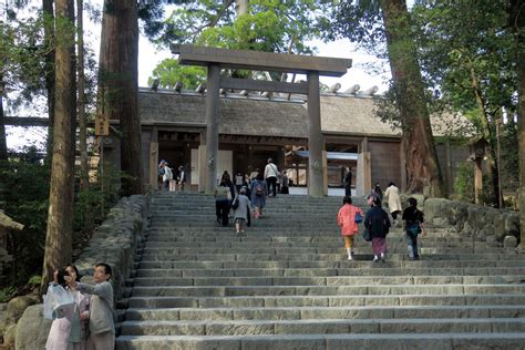 皇大神宮拝殿前の南御門伊勢神宮 内宮 皇大神宮三重県伊勢市 八百万の神