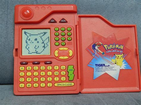 Vintage 1998 Pokemon Pokedex By Tiger Handheld Electronic Original