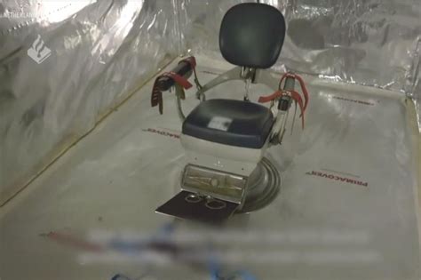 Sex Handteknir Vegna Hollenskra Pyndingarklefa