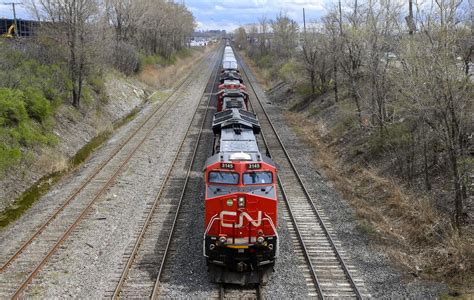 CN Railway (CNR) Stands by Earnings-Growth Forecast as Shocks Subside - Bloomberg