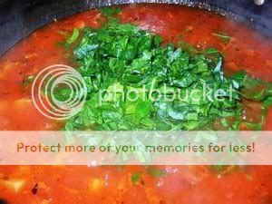 Food, In The Main...: ARF/5-a-day #34 - Haricot beans curry with spinach