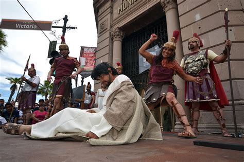 Mito Teatro Y Realidad Del V A Crucis En Durango Grupo Milenio