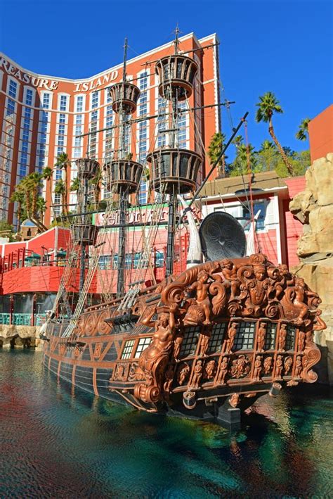 Pirate Ship Treasure Island Las Vegas Nv Stock Photos - Free & Royalty ...