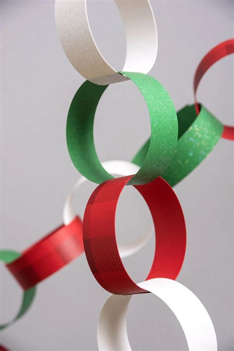 Christmas Paper Chain In Four Easy Steps Diy Candy