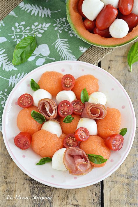 Antipasto Prosciutto E Melone Con Mozzarella E Pomodorini