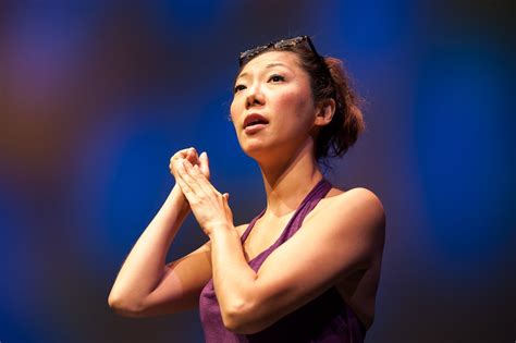 ‘how To Be A Korean Woman’ Review Theater J Hosts Sun Mee Chomet’s Solo Show The Washington Post